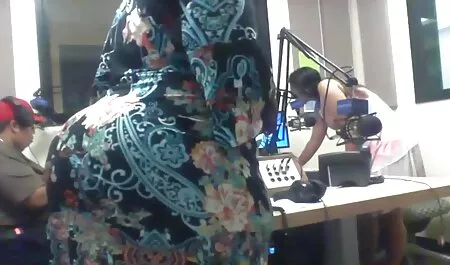Hasutan, Lovelace kembali dengan pacarmu, ahli bermain lucah cantik