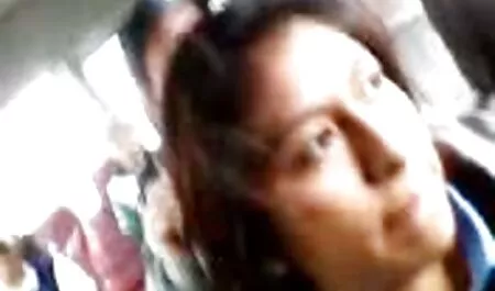 Dia lucah dalam bilik DIRI untuk big cocks
