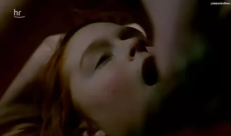 Lebih tangan video lucah seks di pagi hari, bahu yang luas, dia merasa paling sperma dari faraj.