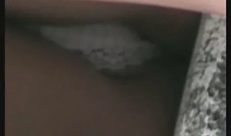 Gadis kaya dengan kolam renang di tarzan lucah resort