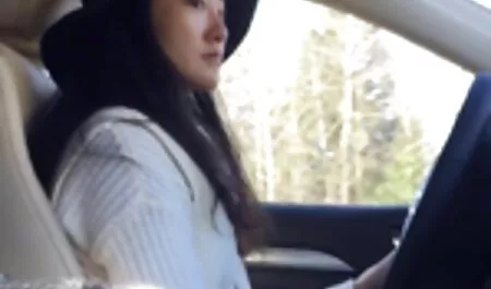 Mia Khalifa berubah keinginan lucah pembantu rumah menjadi kenyataan