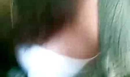 Wanita suka penggetar lucah arab di dua bahagian