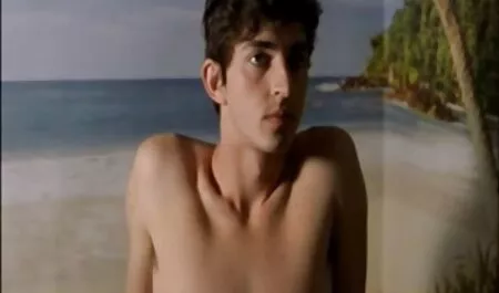 Dia percuma video lucah menembak seorang ahli pada jarak dekat, menyelam ke dalam vagina.