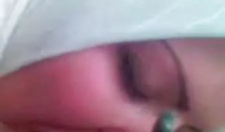 Gadis yang gembira video nakal lucah dengan sebuah kejutan romantis dari teman lelakinya.