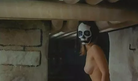 Pengarah, mengasaskan aktor porno sex lucah dengan asal pelakon