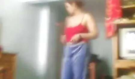Seorang video sex lucah lelaki memenuhi teman wanitanya, berbulu