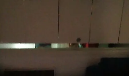 Pirang, besar, pada lawatan pacarnya di awam awekmelayu lucah
